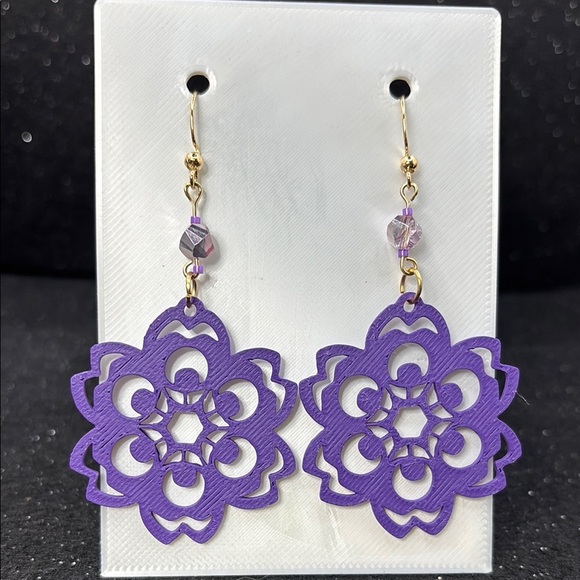The Soft Stem Earrings - Picture 1 of 4